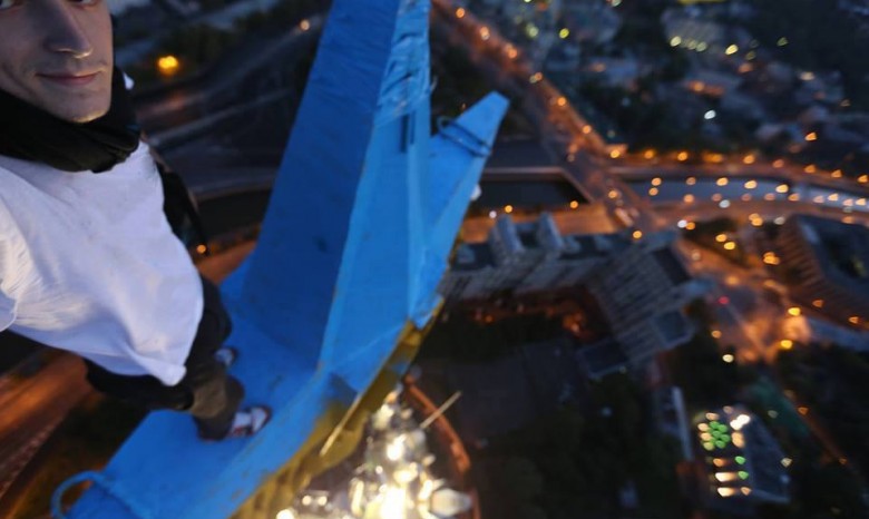 Руфер Мустанг взял на себя вину  за раскраску звезды на московской высотке