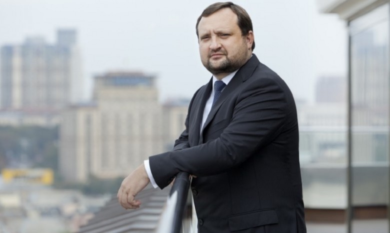 Финансовая система Украины в шаге от пропасти - Арбузов