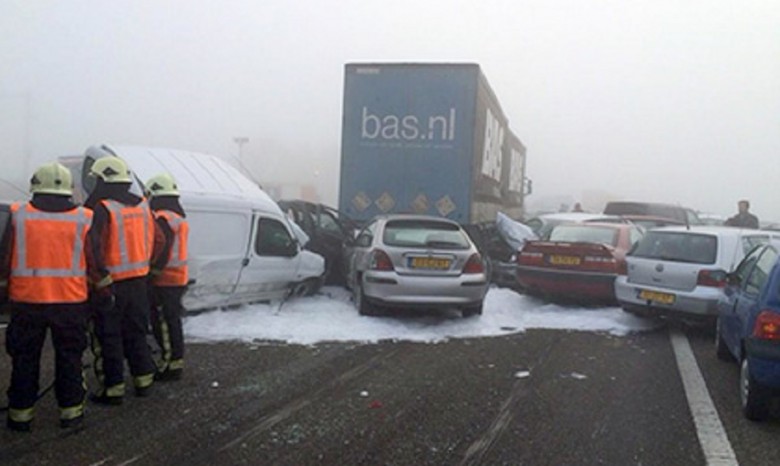 В Нидерландах из-за тумана столкнулись 150 машин