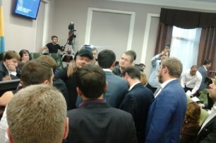 Киевсовет окончательно превратили в предвыборную площадку
