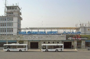 Аэропорт в Кабуле стал мишенью террориста-смертника, есть жертвы