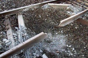 Под Луганском взорвали железную дорогу