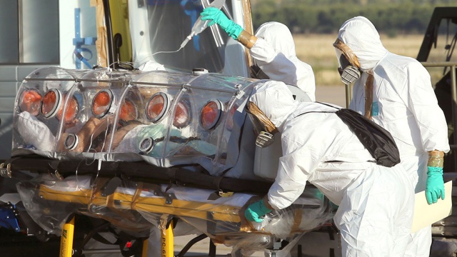 В аэропорту Нью-Йорка начались проверки на эболу