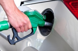 Цена на бензин не снизится - Плотников
