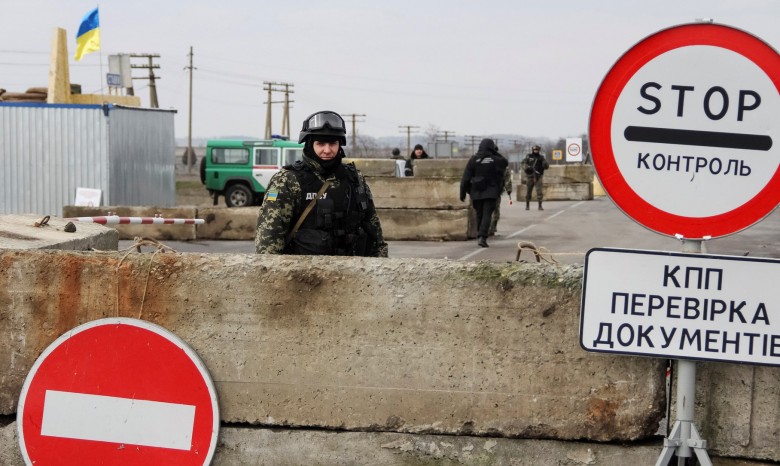Украина запретила въезд крымчанам с российскими паспортами