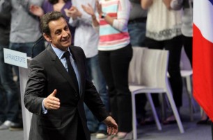 Николя Саркози проведет день со своим миллионным подписчиком из Facebook