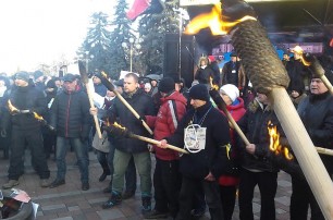 Активисты Финансового Майдана угрожают сжечь Раду