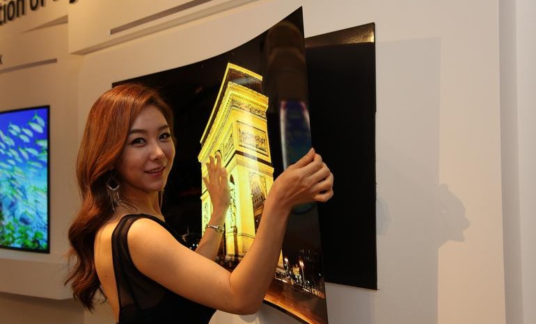 LG выпустили первый телевизор c толщиной экрана менее миллиметра