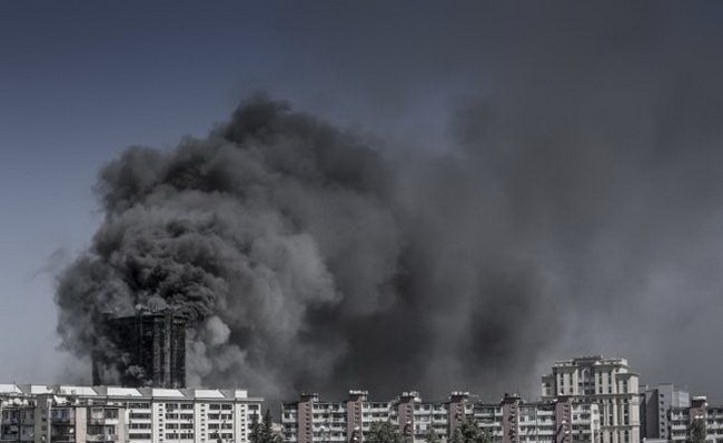 Ужасный пожар в жилом доме в Баку унес жизни 15 человек