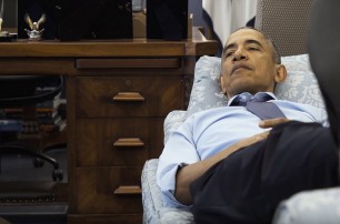 «Диванный главнокомандующий»: Обама снял шутливую короткометражку о жизни после отставки (ВИДЕО)
