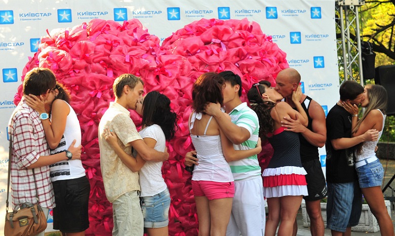 6 июля вся планета отмечает Всемирный день поцелуя
