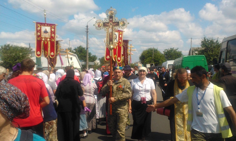 Колонну Всеукраинского Крестного хода возглавил Атошник (ФОТО, ВИДЕО)