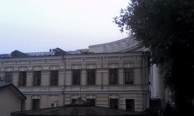 УПЦ КП без разрешения соответствующих государственных органов и согласования УАПЦ уничтожила крышу над Патриархии УАПЦ