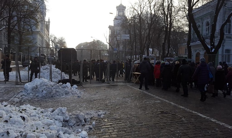 В Киеве на Майдане митингуют из-за подорожания хлеба, тарифов и обесцененных вкладов