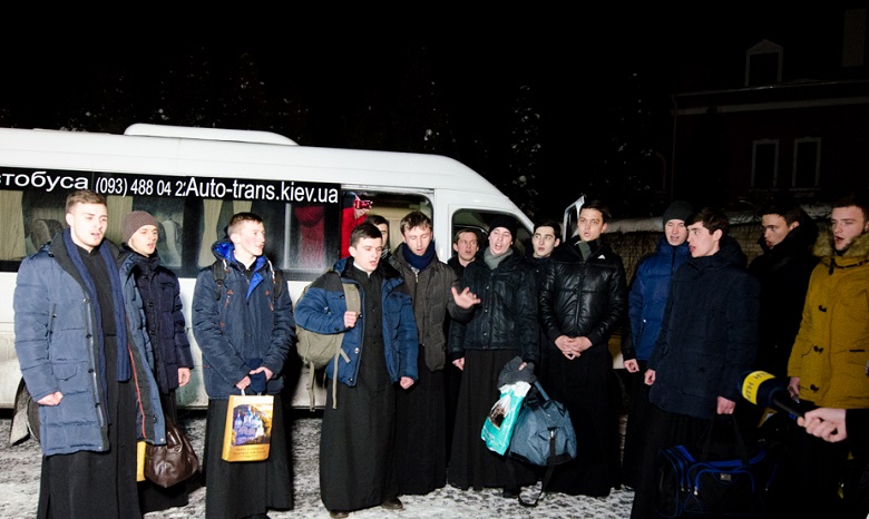 Рождественская миссия УПЦ посетила 10 военных подразделений и 10 блокпостов в зоне АТО – капелланы о поездке
