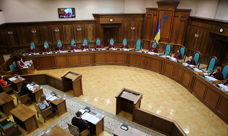 Судьям Конституционного суда хотят поднять зарплату до 400 тысяч гривень - нардеп