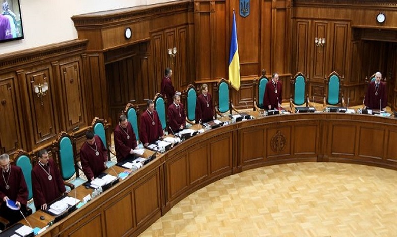 Юрий Баулин сложил полномочия руководителя Конституционного Суда Украины