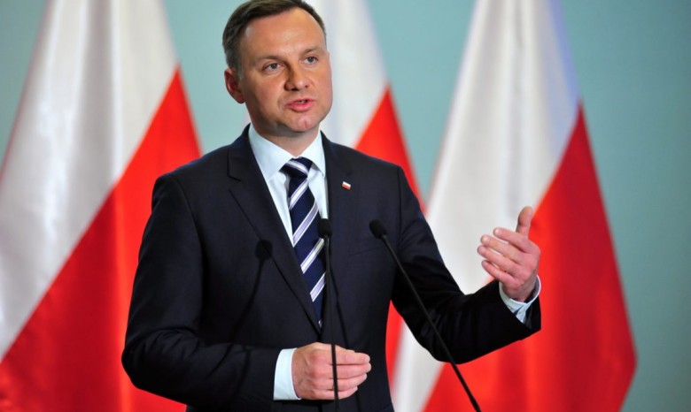 Скандальный польский закон вступил в силу