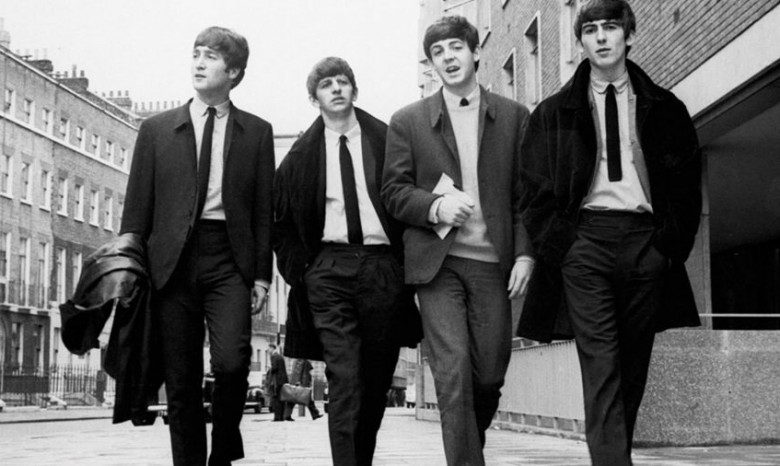 За коллекцию фото The Beatles выложили более 350 тысяч долларов
