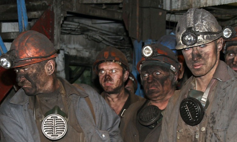 На шахте Павлоградская из-за дыма эвакуировали 175 горняков