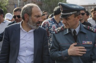 Пашинян призвал армян к тотальному гражданскому неповиновению