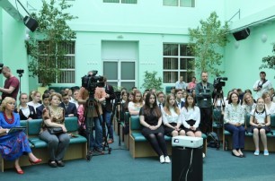 200 украинских школ стали победителями проекта "Компола"