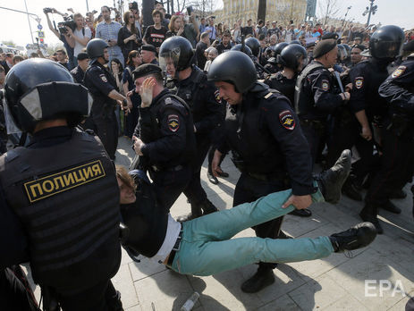 В ЕС осудили жестокость полиции во время разгона демонстрантов в РФ