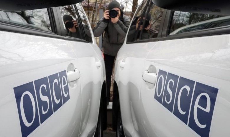 Боевики на Донбассе задержали патруль ОБСЕ
