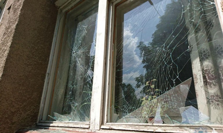 Боевики обстреляли школу с детьми в Донецке