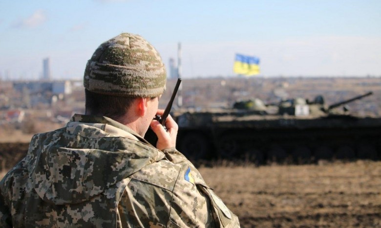 Сутки на Донбассе: ранены трое военнослужащих