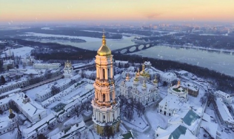 Телеканал «Интер» будет транслировать рождественские богослужения из Киево-Печерской лавры