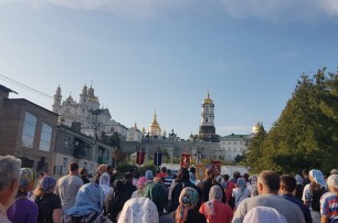Крестный ход УПЦ прошел из Франковска в Почаевскую лавру