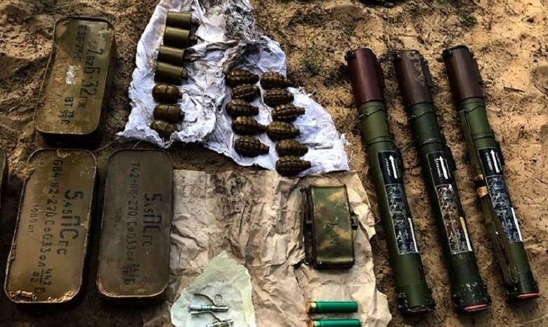 СБУ обнаружила схрон с оружием в районе проведения ООС