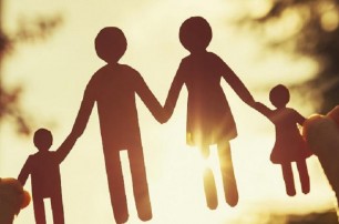 В Церкви призвали усилить в рекламе пропаганду счастливой семьи