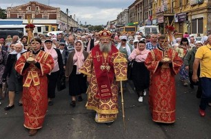 В Запорожской области сотни верующих УПЦ прошли крестным ходом с мощами святого Феодосия Мелитопольского