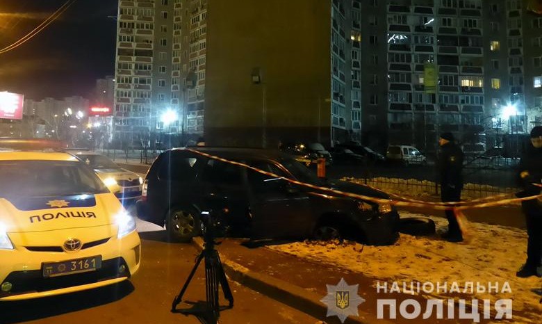 Полиция в Киеве применила оружие для остановки угнанного Subaru с пьяным водителем