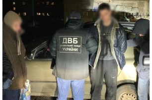 В Николаеве двух патрульных задержали за продажу марихуаны