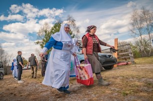 Сестры милосердия передали помощь погорельцам в Житомирской области