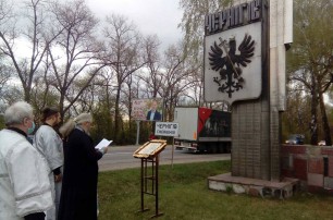 В Чернигове прошли автопробеги УПЦ с молитвами об избавлении от коронавируса