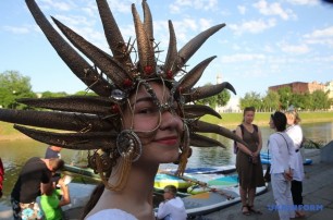 В Харькове День музыки отметили шествием и концертом на воде