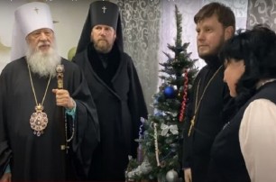 Одесский митрополит УПЦ передал подарки слабослышащим детям