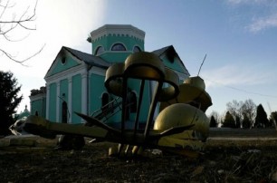 В Чернигове УПЦ восстанавливает разрушенный в результате обстрелов храм