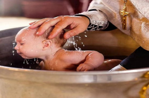 Управделами УПЦ рассказал, как подготовиться к Таинству Крещения