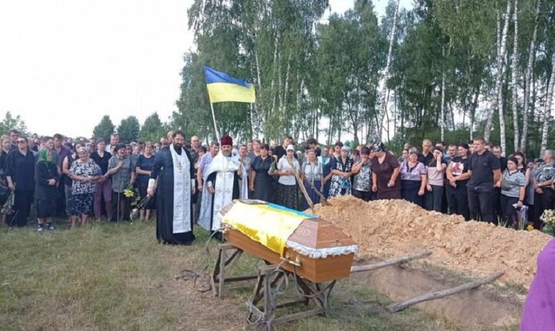 Священники УПЦ у семи єпархіях відспівали українських воїнів