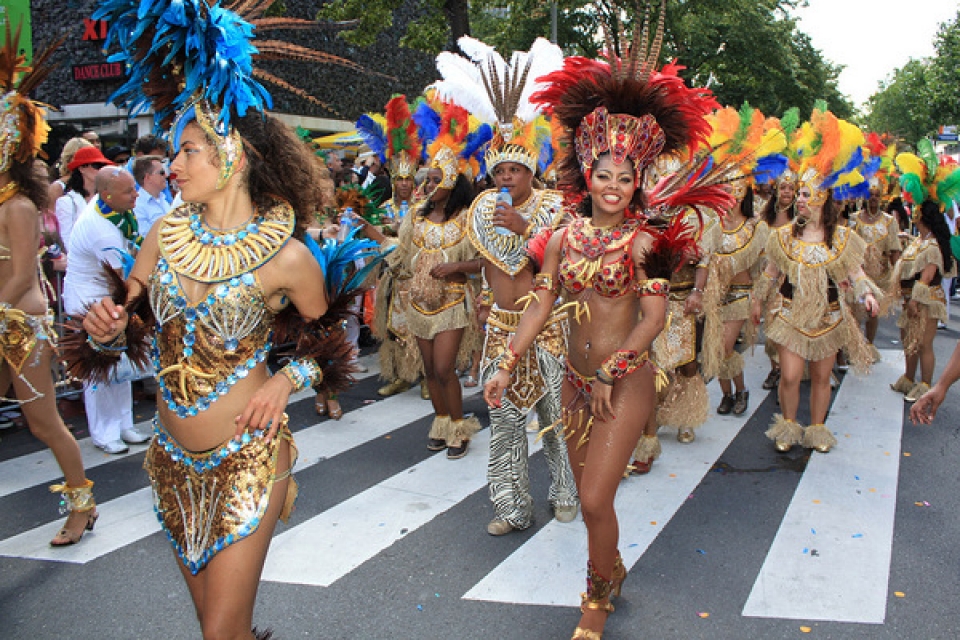 Попов обещает провести на Майдане бразильский карнавал в 2014 году