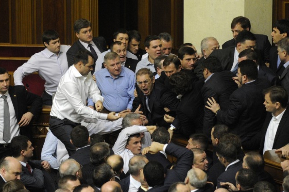 Депутатов оштрафуют на 510 гривен за каждый крик