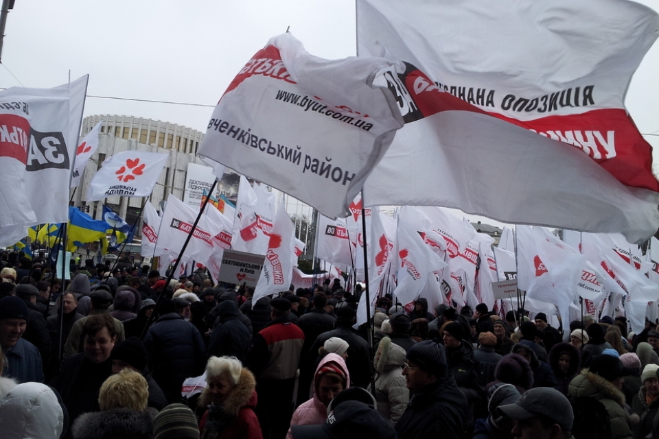 Оппозиции на руку перенос выборов в Киеве- эксперт