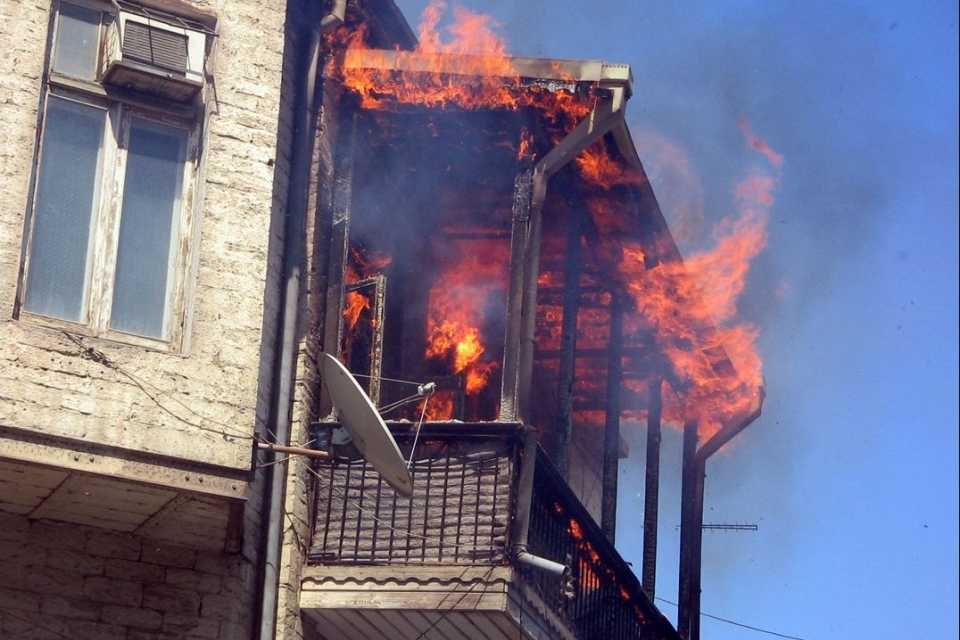 В столице сгорели два балкона