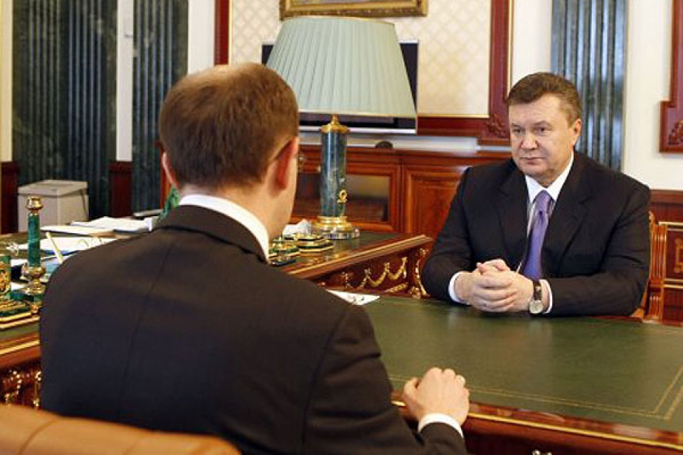 Янукович принуждает оппозицию к миру — эксперт 