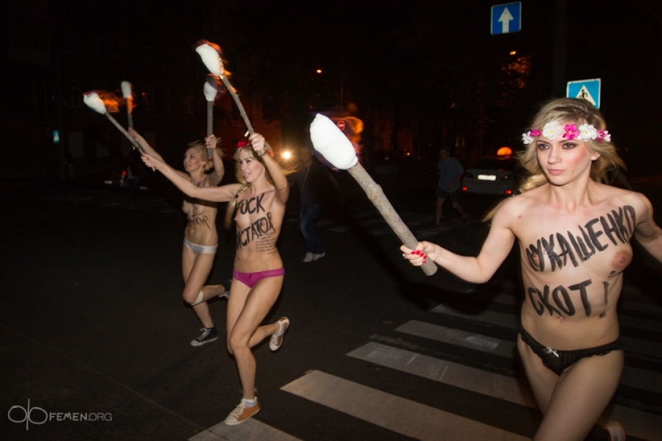FEMEN ночью атаковали Лукашенко